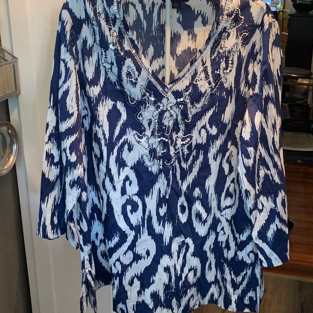 Brooks Brothers “346” 100 percent cotton side slit tunic.